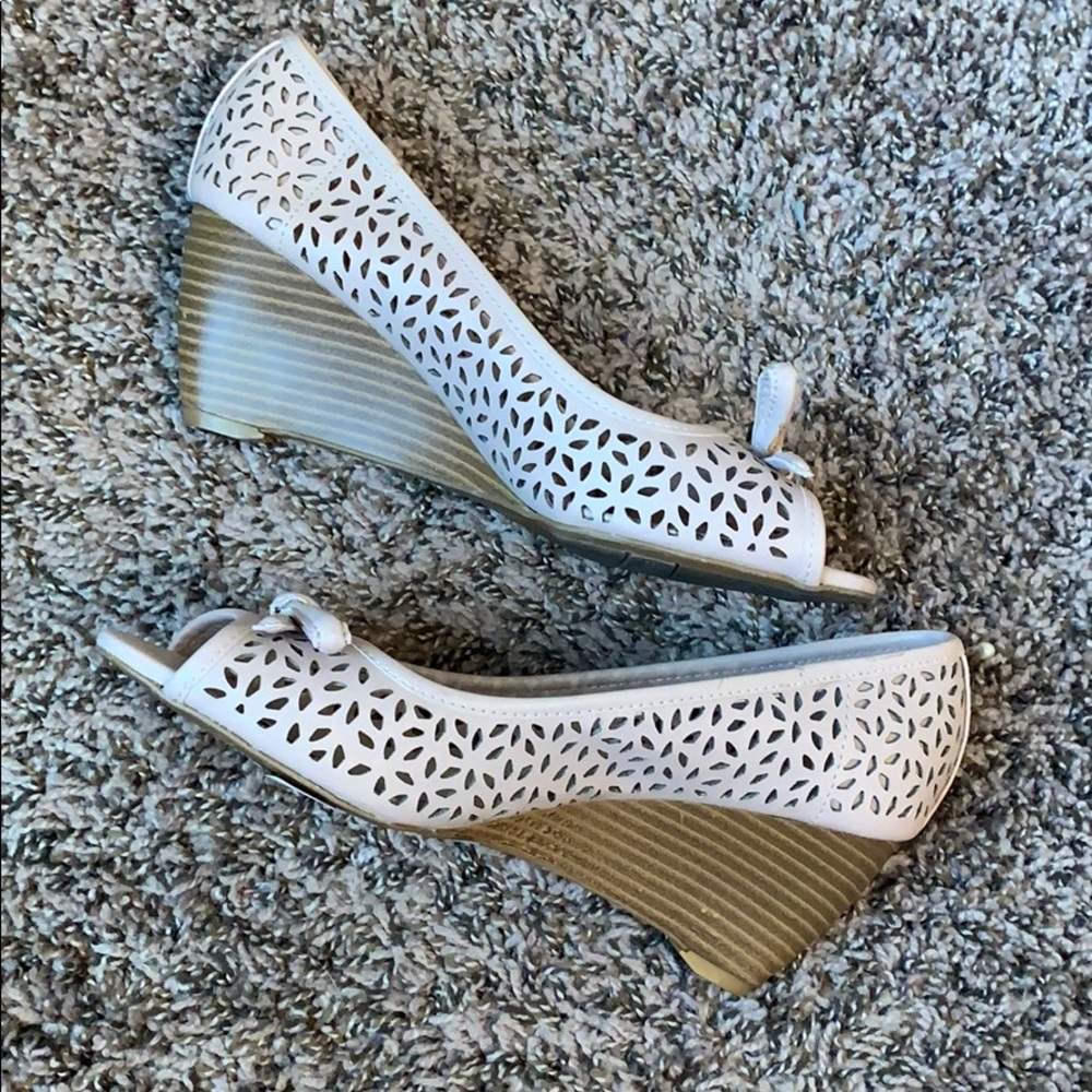 Blush wedges